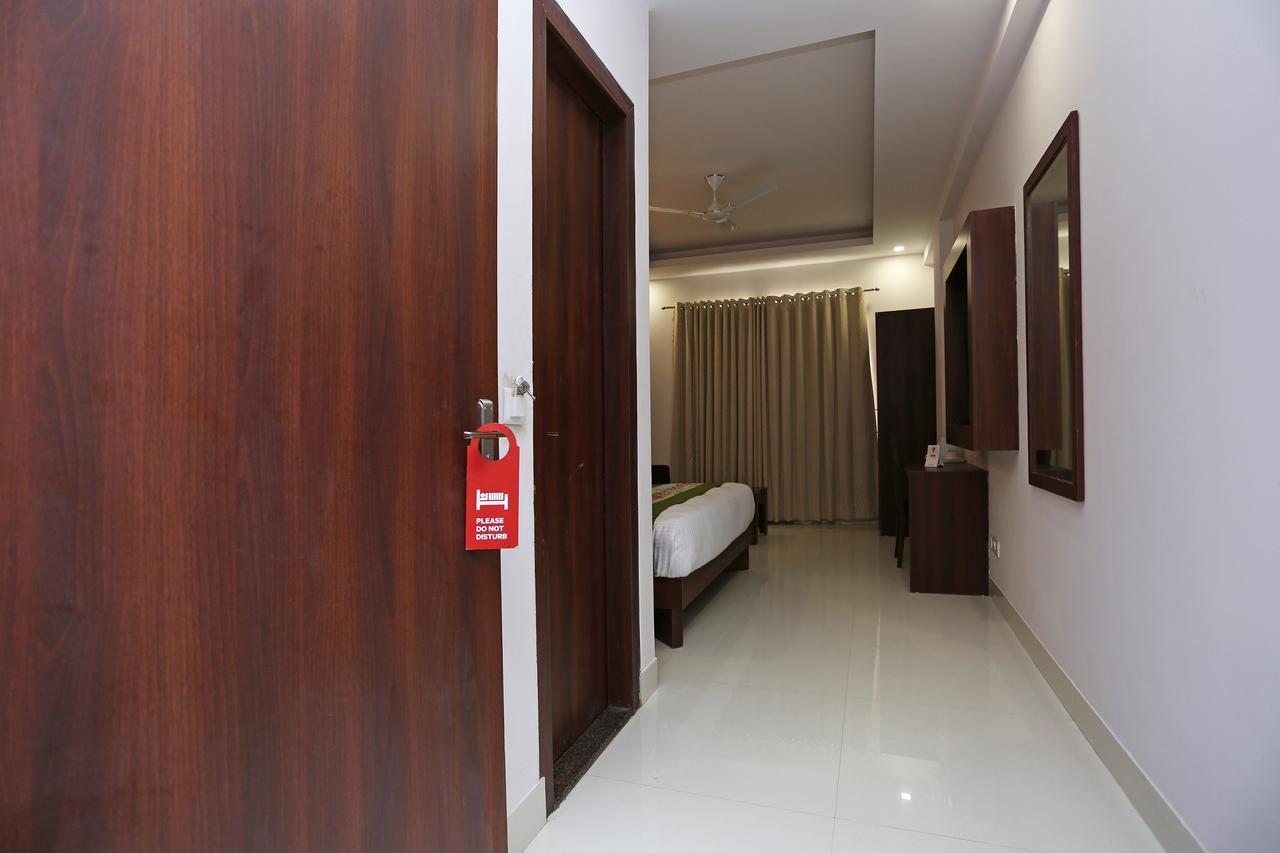 Hotel Arch - Near Aerocity Nueva Delhi Exterior foto