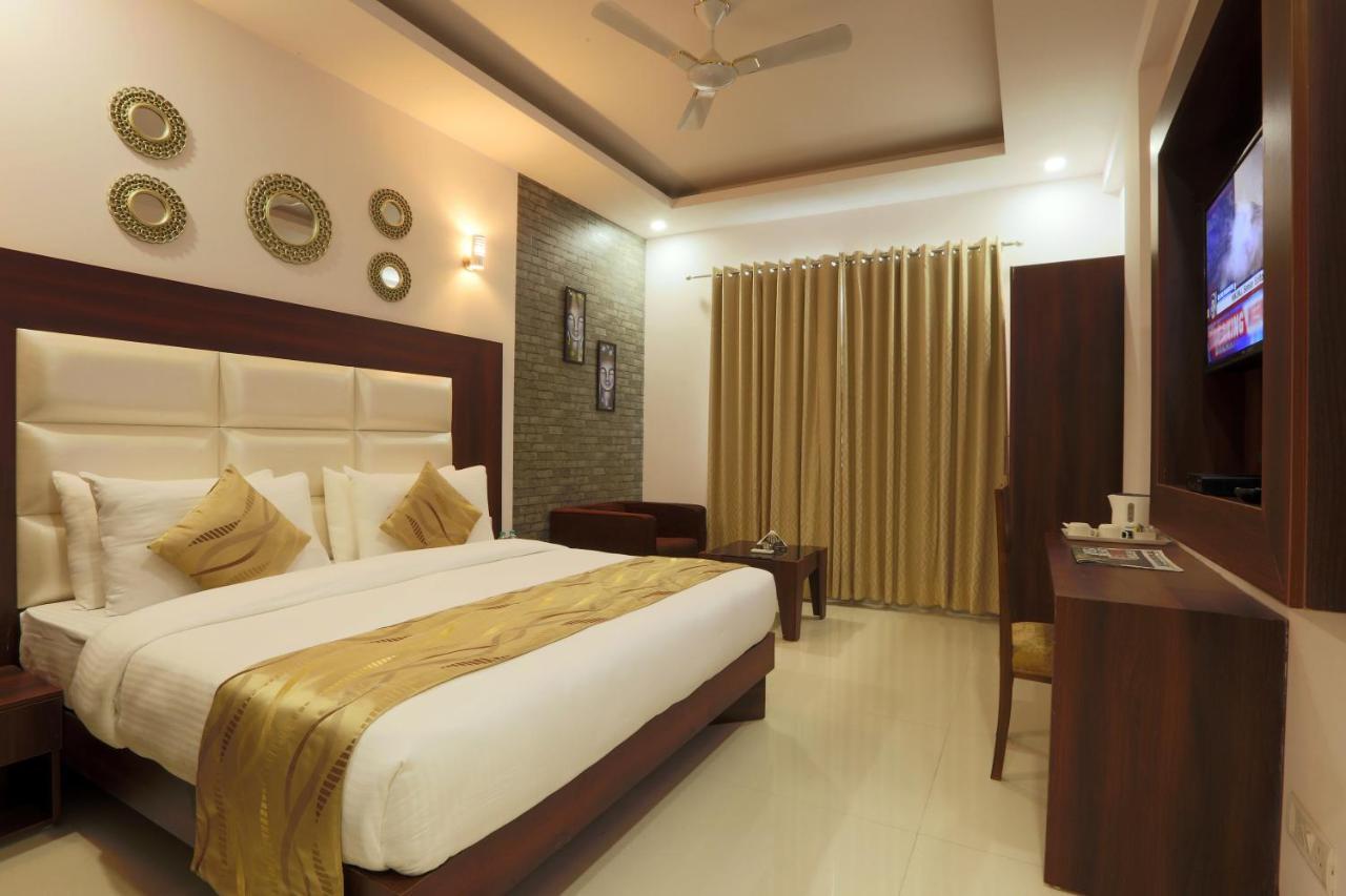 Hotel Arch - Near Aerocity Nueva Delhi Exterior foto